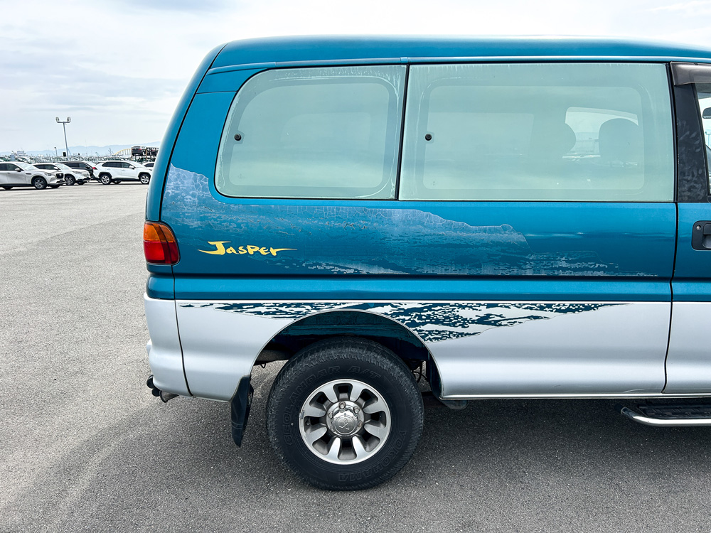 1997 Mitsubishi Delica, Zombie Van, 131 238 km