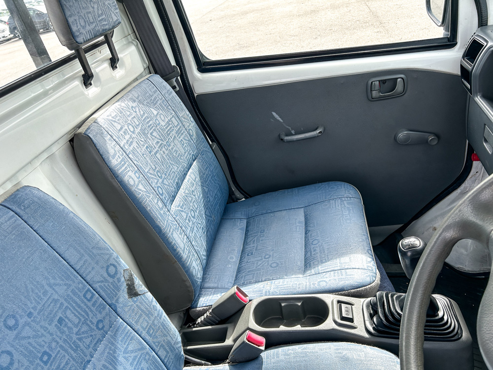 2000 Mitsubishi Minicab