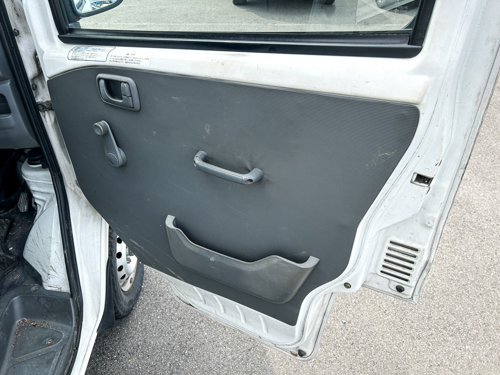 2000 Mitsubishi Minicab