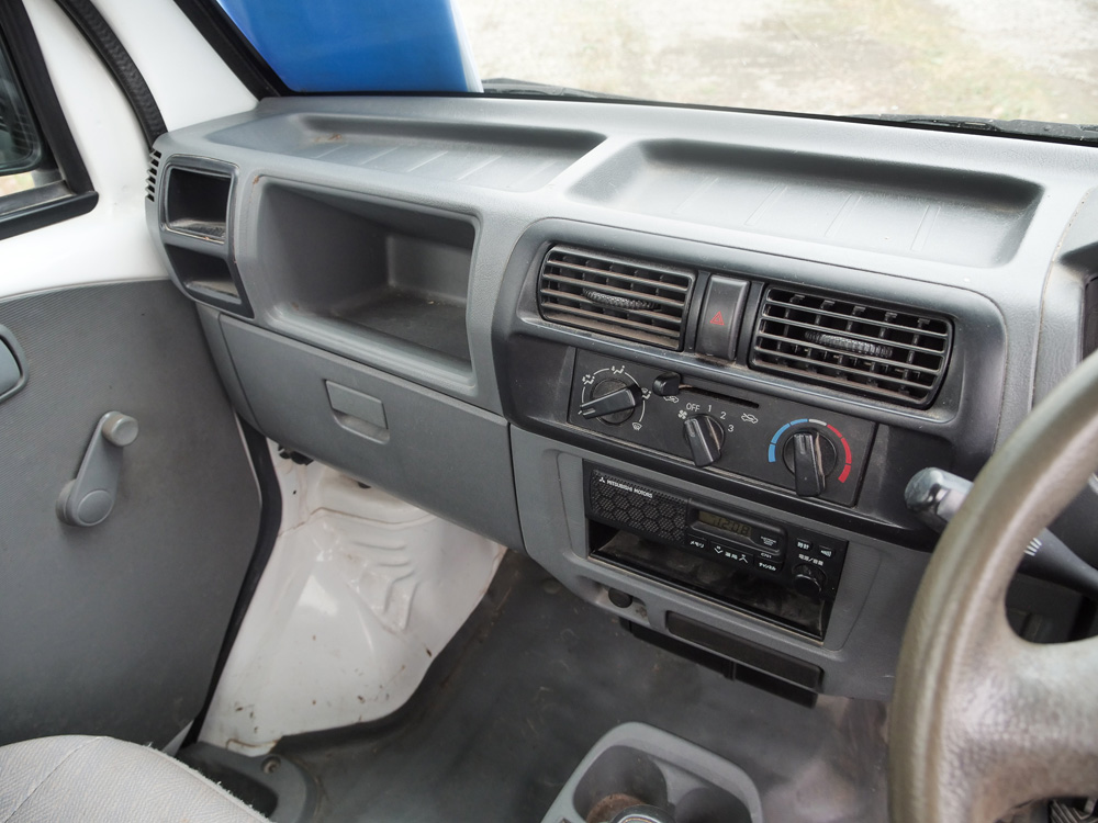 2000 Mitsubishi Minicab