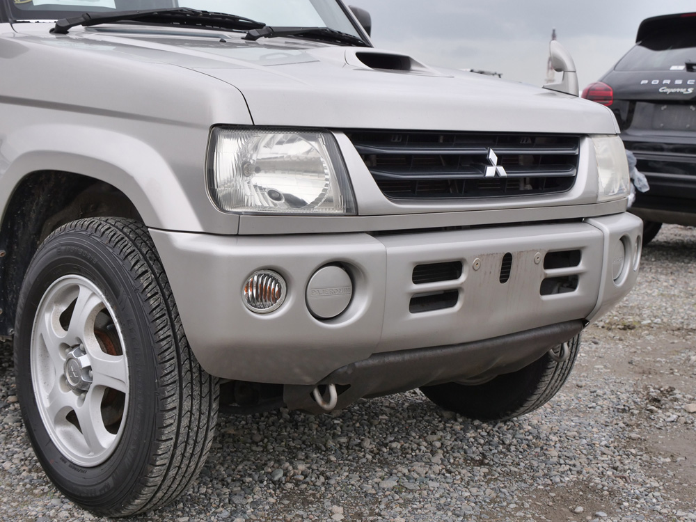 2000 Mitsubishi Pajero Mini