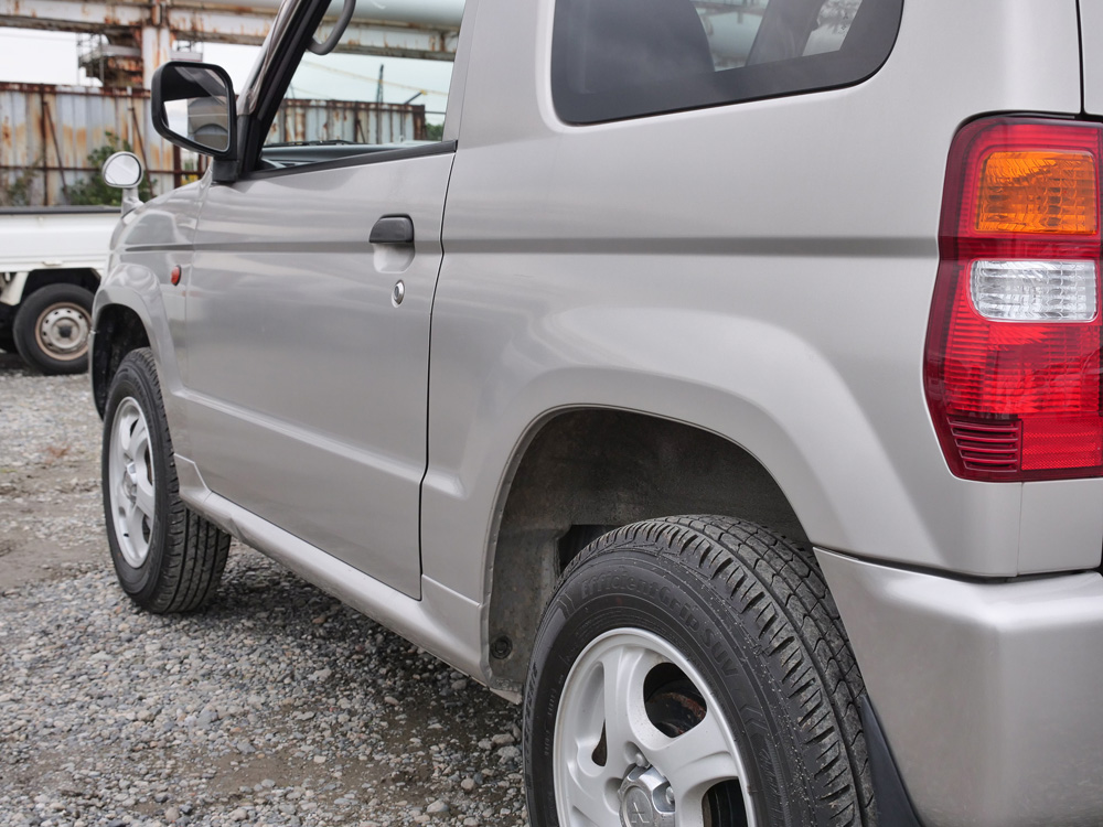 2000 Mitsubishi Pajero Mini