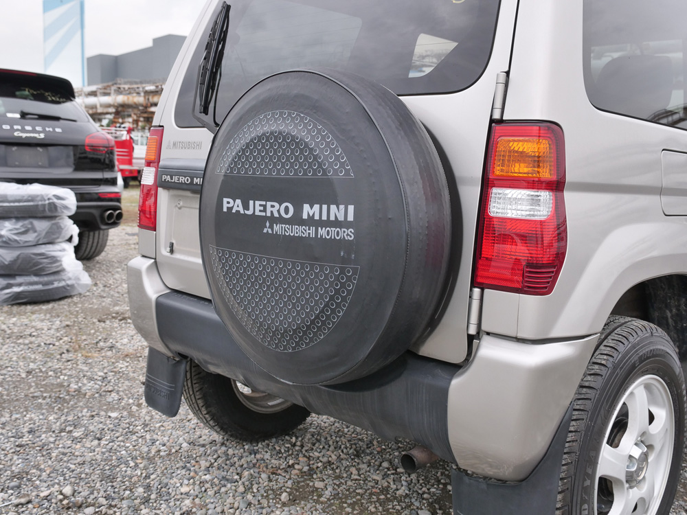 2000 Mitsubishi Pajero Mini