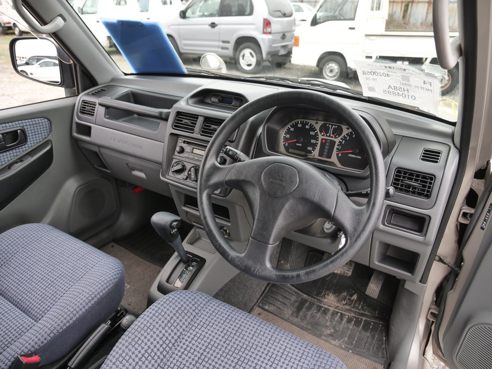 2000 Mitsubishi Pajero Mini