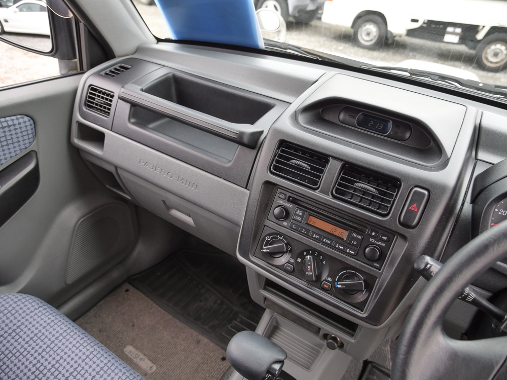 2000 Mitsubishi Pajero Mini