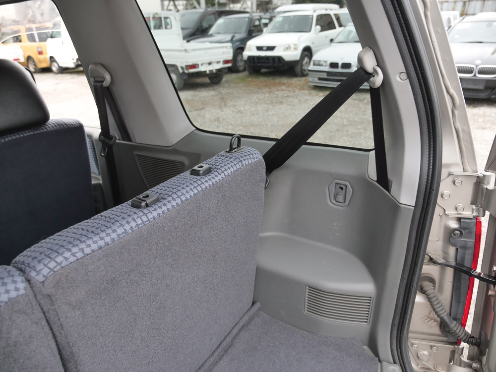2000 Mitsubishi Pajero Mini