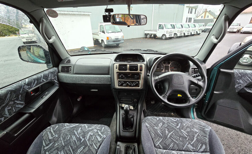 1999 Mitsubishi Pajero IO