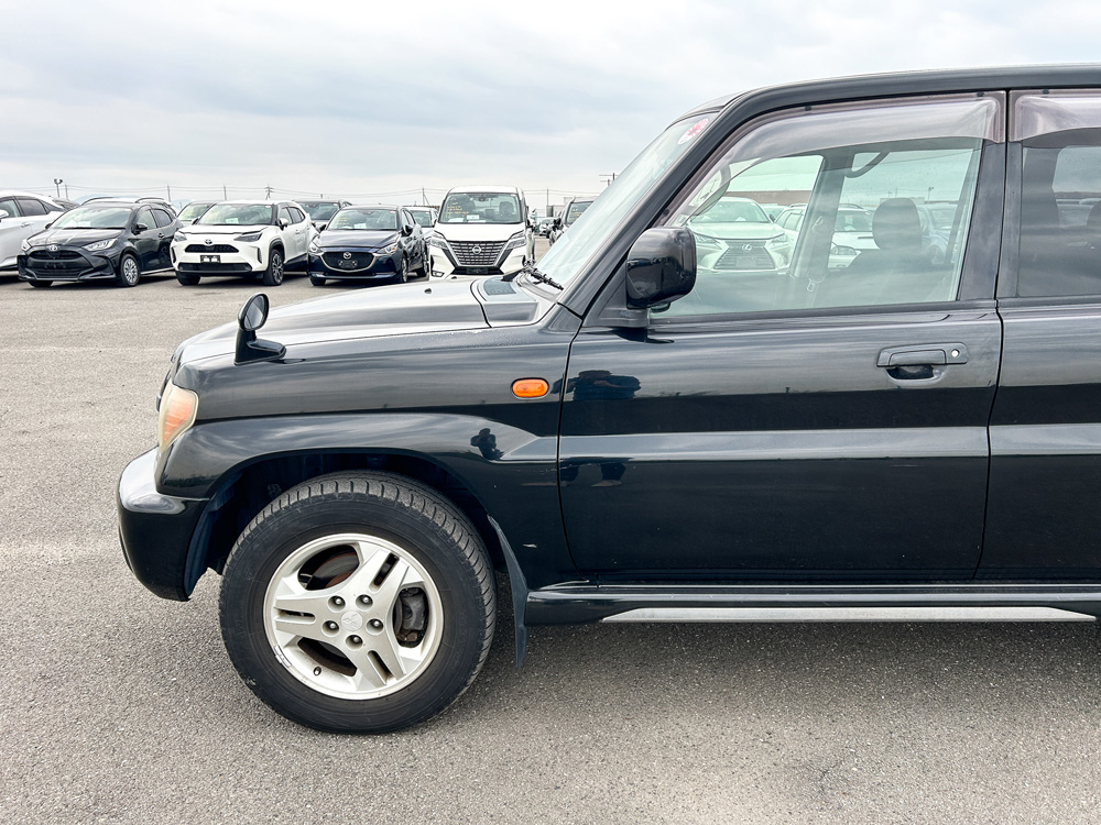 2000 Mitsubishi Pajero IO