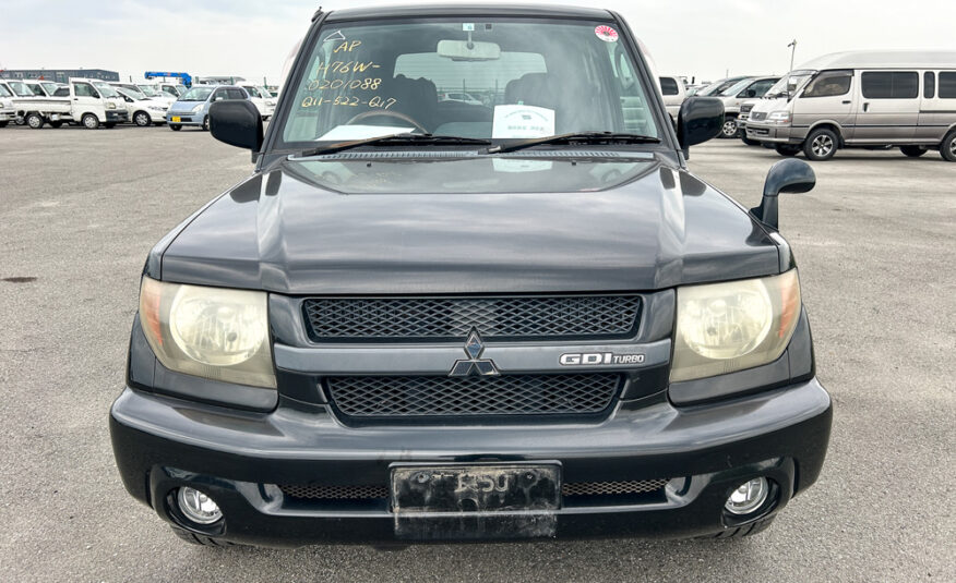 2000 Mitsubishi Pajero IO