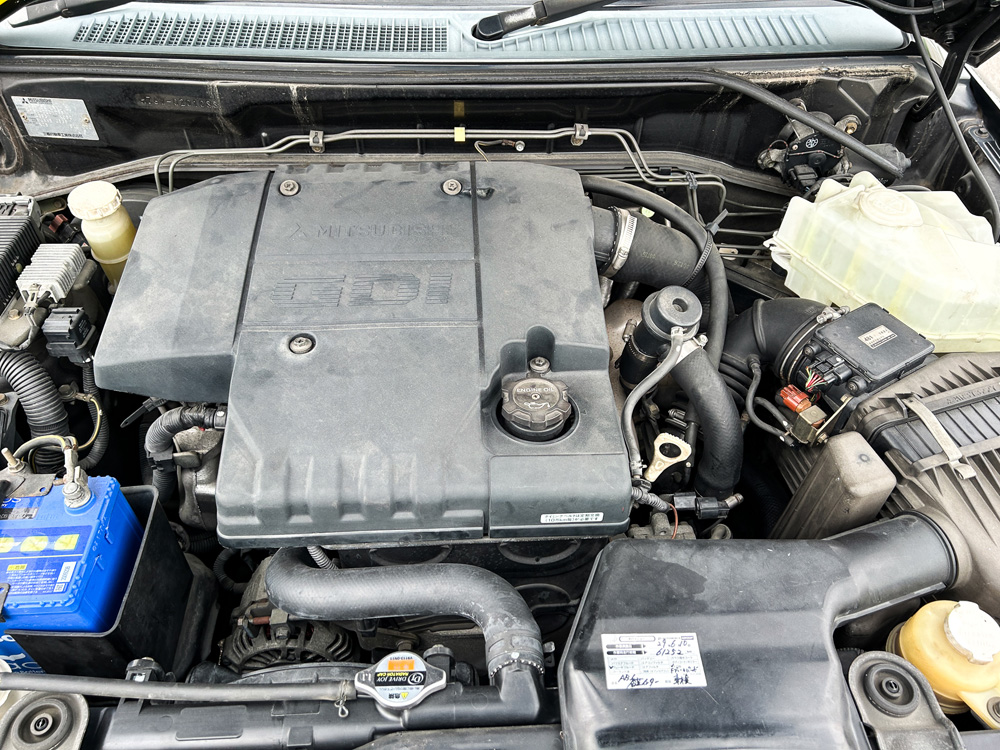 2000 Mitsubishi Pajero IO