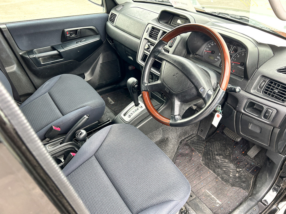 2000 Mitsubishi Pajero IO
