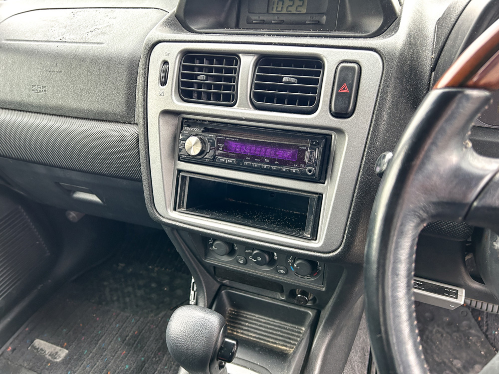 2000 Mitsubishi Pajero IO