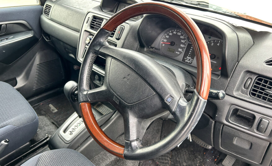 2000 Mitsubishi Pajero IO