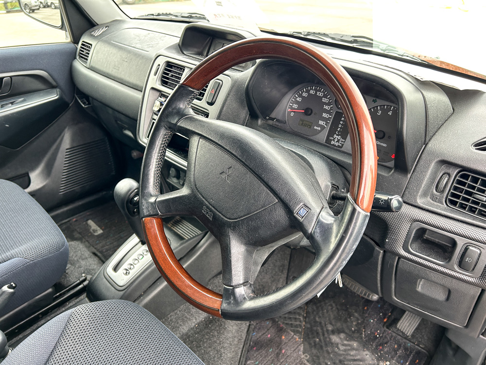 2000 Mitsubishi Pajero IO
