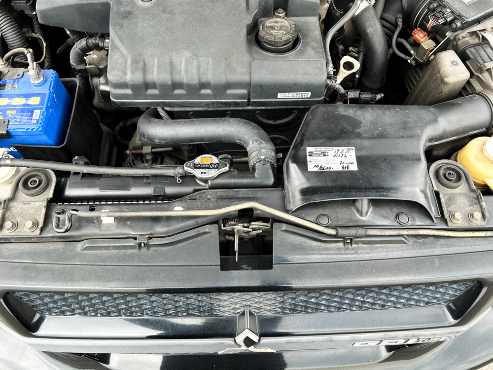 2000 Mitsubishi Pajero IO