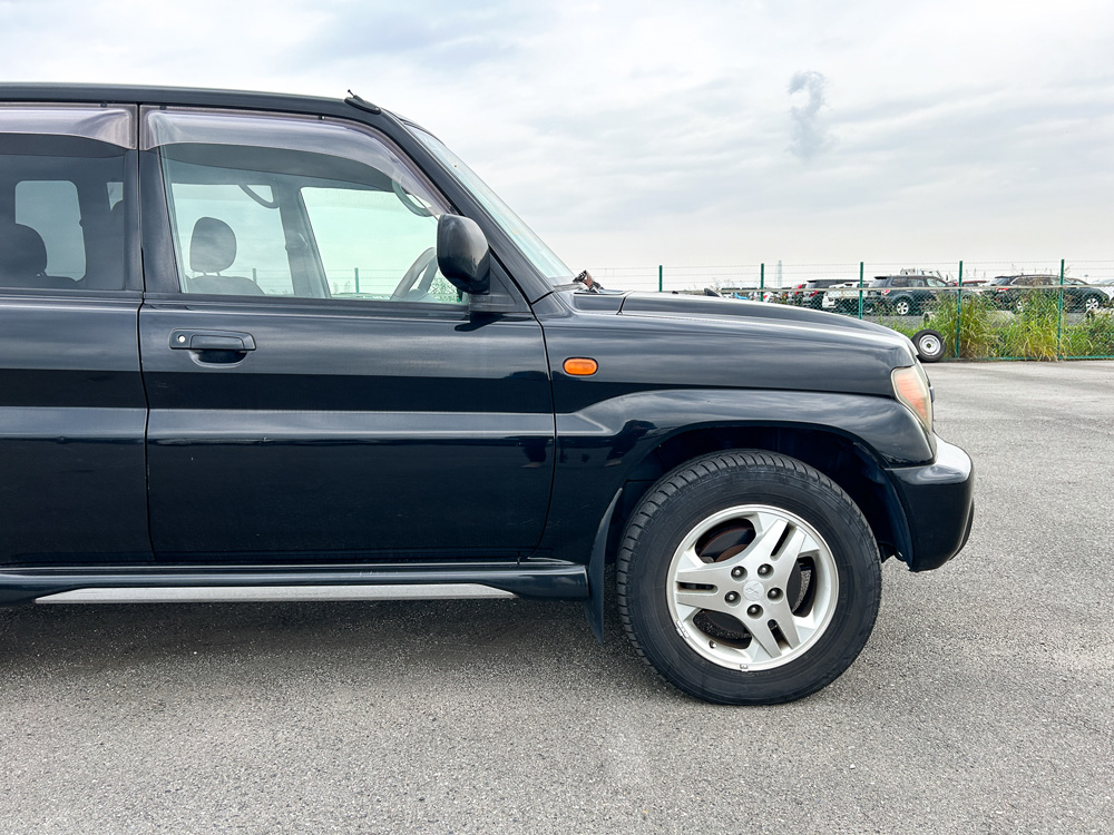 2000 Mitsubishi Pajero IO