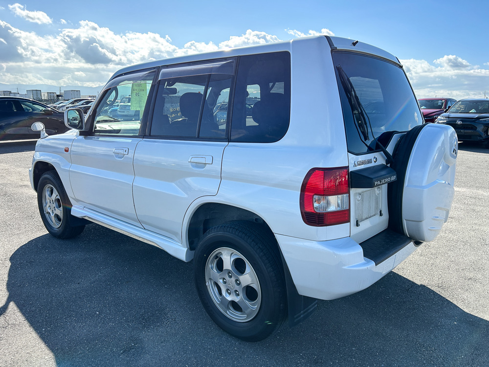 2000 Mitsubishi Pajero IO