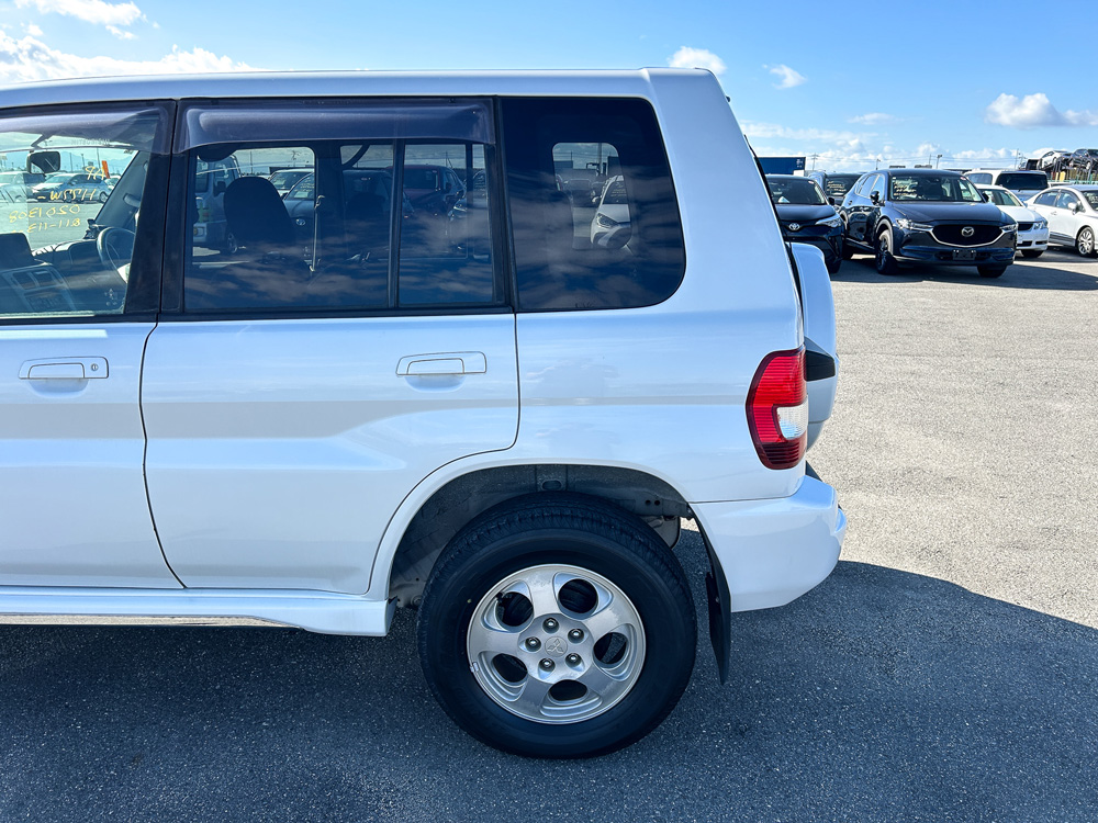 2000 Mitsubishi Pajero IO