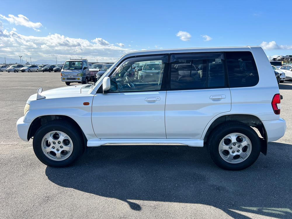 2000 Mitsubishi Pajero IO