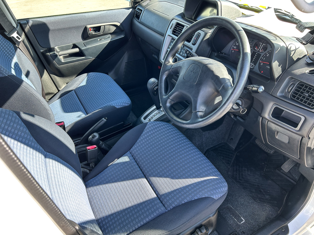 2000 Mitsubishi Pajero IO
