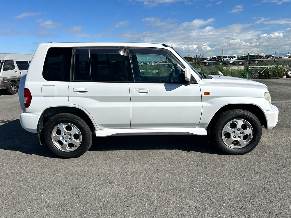 2000 Mitsubishi Pajero IO