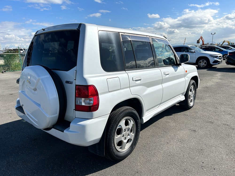 2000 Mitsubishi Pajero IO
