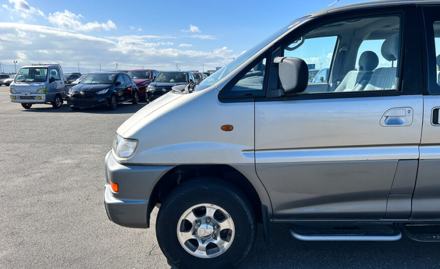 1999 Mitsubishi Delica