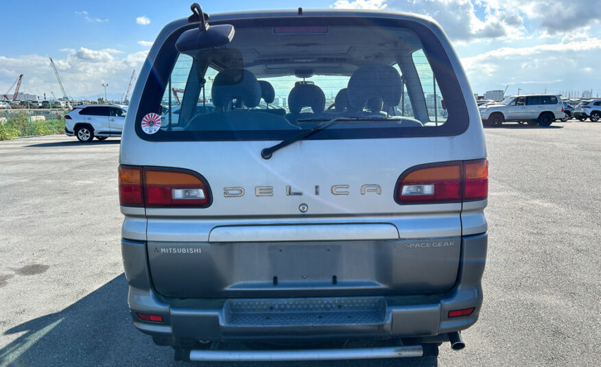 1999 Mitsubishi Delica