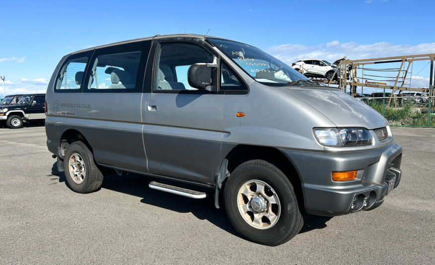 1999 Mitsubishi Delica