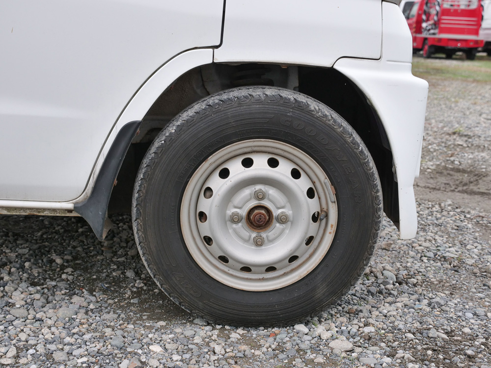 2000 Mitsubishi Minicab