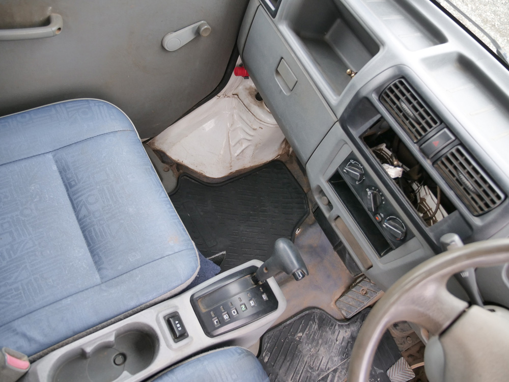 2000 Mitsubishi Minicab