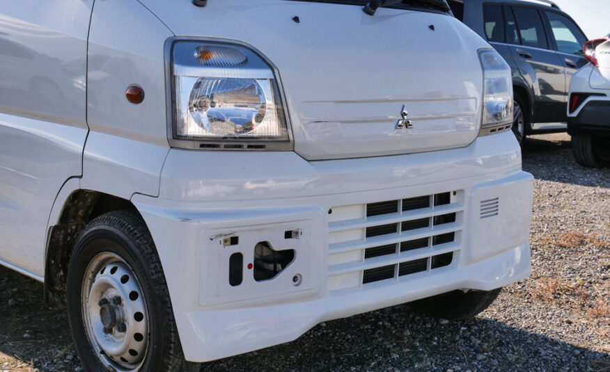 2000 Mitsubishi Minicab