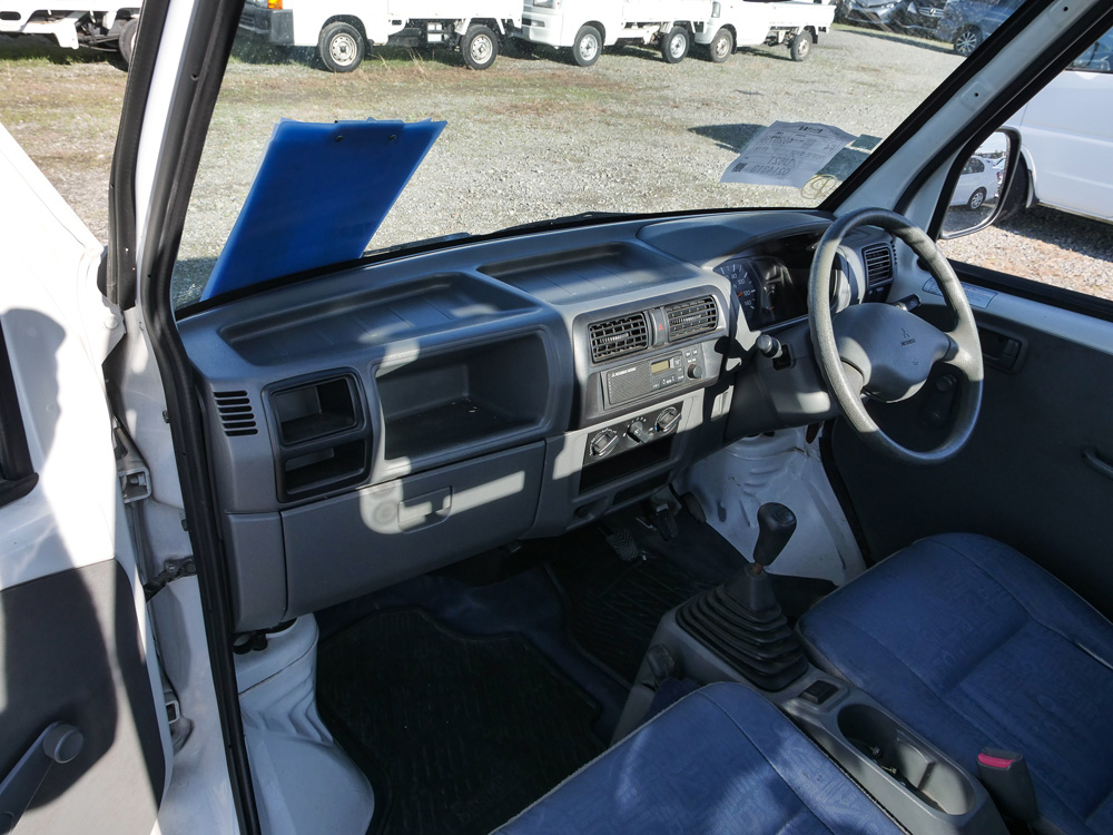 2000 Mitsubishi Minicab