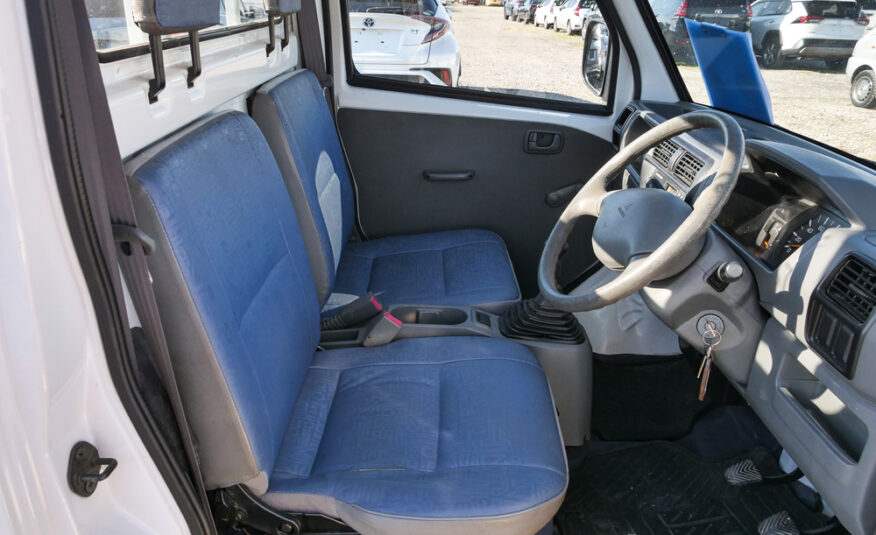 2000 Mitsubishi Minicab