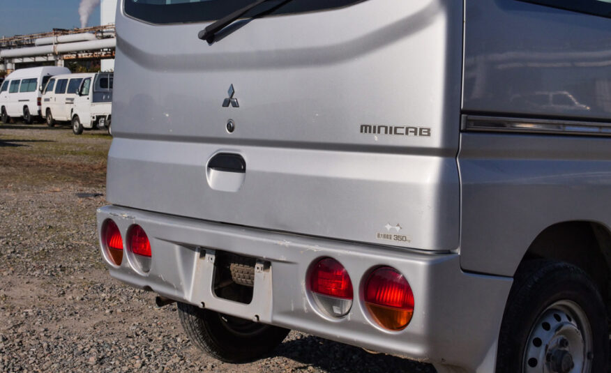 2000 Mitsubishi Minicab Van