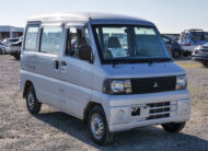 2000 Mitsubishi Minicab Van