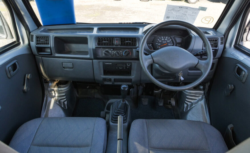 2000 Mitsubishi Minicab Van