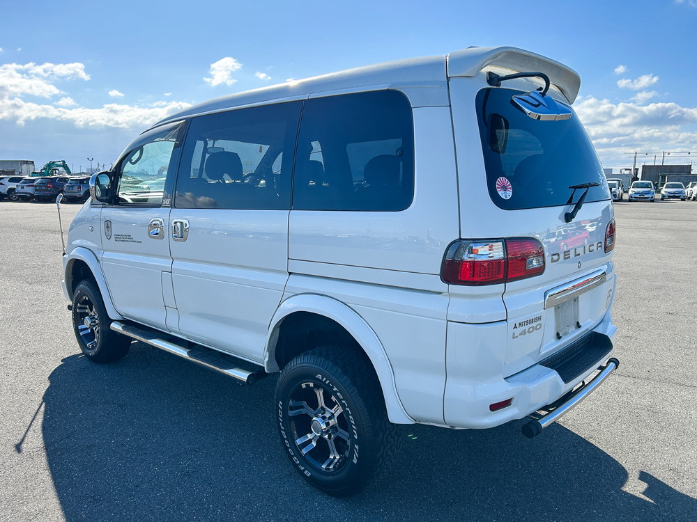 1999 Mitsubishi Delica
