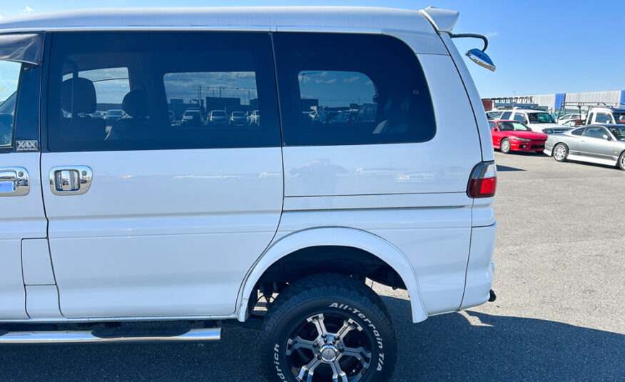 1999 Mitsubishi Delica