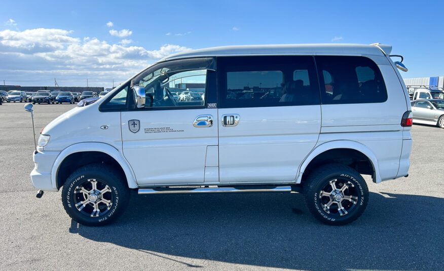 1999 Mitsubishi Delica