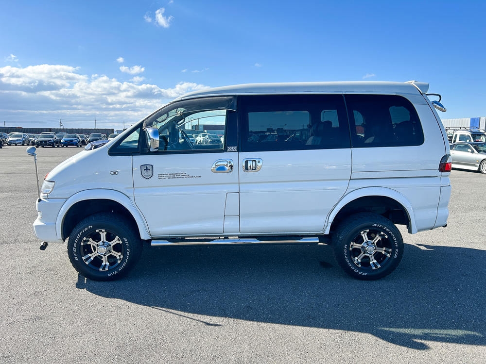 1999 Mitsubishi Delica
