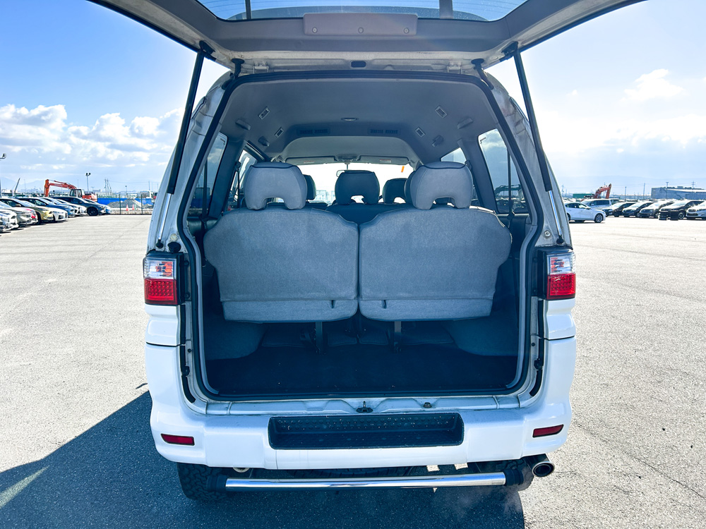 1999 Mitsubishi Delica