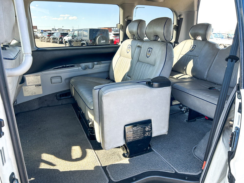 1999 Mitsubishi Delica