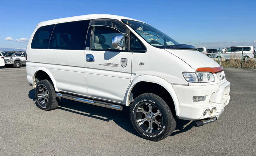 1999 Mitsubishi Delica