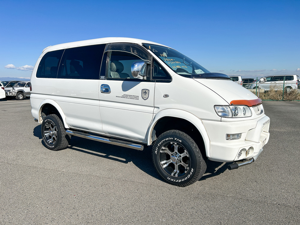 1999 Mitsubishi Delica