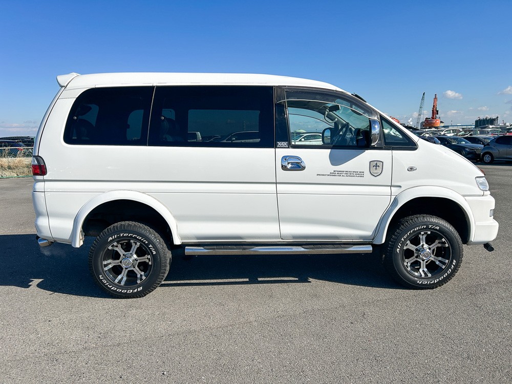 1999 Mitsubishi Delica