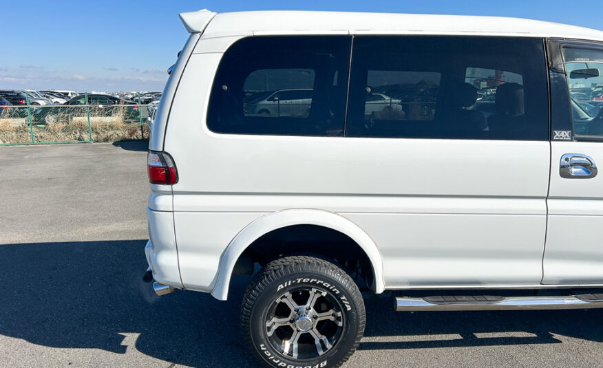 1999 Mitsubishi Delica