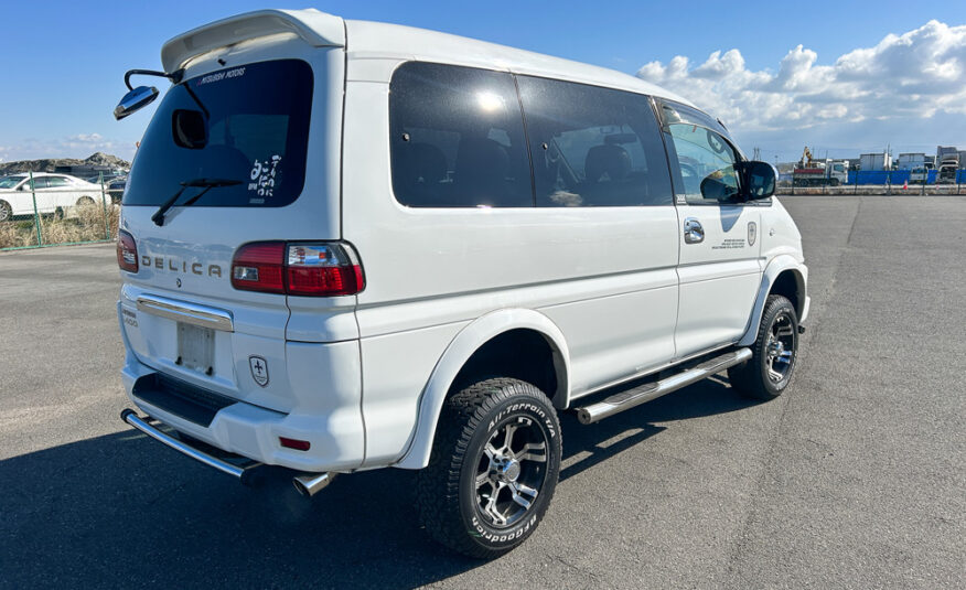 1999 Mitsubishi Delica