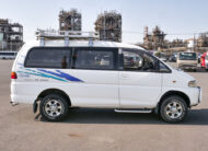 1995 Mitsubishi Delica Van 4x4 Side View