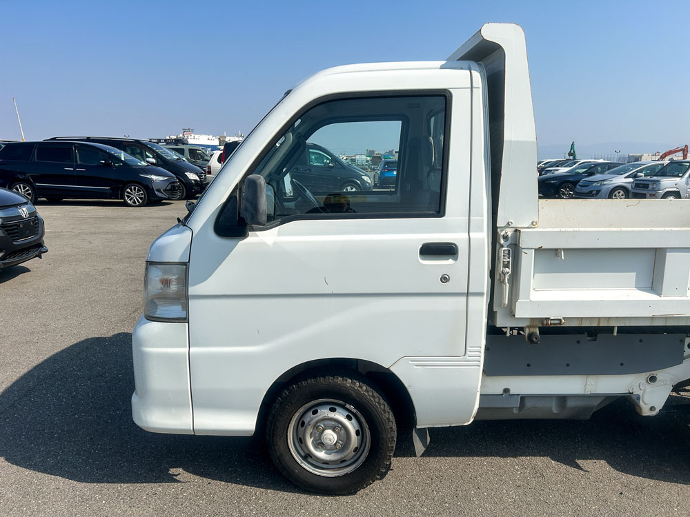 2005 Daihatsu Hijet Left Side